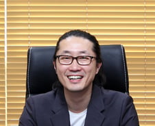 30대에 1000억 주식부자 "아~ 꽁지머리 그 남자?"