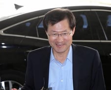 김진태 검찰총장 "증거조작 의혹 철저한 진상규명" 