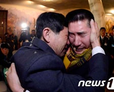 이산가족상봉 종료…누리꾼 "우리 할머니같아 눈물난다"