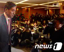 [단독]발표 1시간 전 만난 이주열, 자장면 비우고선…