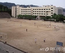 [단독]돈벌이 수단으로 전락한 학교 체육관