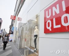 [단독]한국 유니클로, '알바'도 정규직 전환해준다