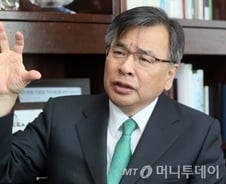 박영수 우리금융이사회 의장 "조특법, 당리당략 떠나 처리해야"