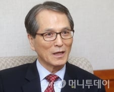 평사원에서 CEO까지..김윤섭 유한양행 사장은