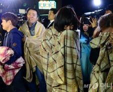 "생존자 문자 사실확인 안돼…구조엔 우선순위"