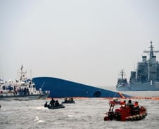 세월호 침몰 원인, 의견 분분 "급회전 때문"vs"암초 충돌"