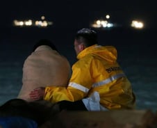 민간 잠수부 "시간 때우다 가라고..." 대책본 "사실무근" 논란