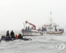 잠수부 투입해 '야간수색' 돌입…3층 진입시도