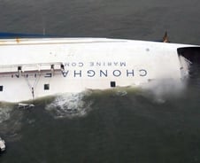 점차 밝혀지는 침몰 순간…책임 떠넘기는 '오리발' 선원들