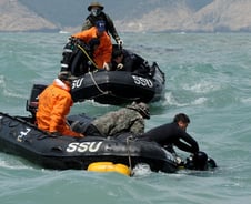 구조대 "시신 수중 유실 대비 '수중음향탐지기' 활용"