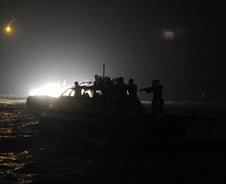 "배 침몰한다" 전화받은 아내, 탑승자 명단 보고 '황당'