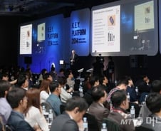 "블랙베리·노키아가 몰락한 이유? 개방형 혁신이 없어서"