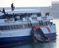 움츠려든 뱃사나이…희생자 앞엔 모두 죄인