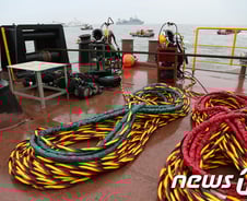 UDT 막고 '언딘' 투입한 해경… 곳곳에 '부적절' 투성이