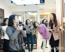 '강남 아줌마'들 커피 마시러 간다는 그곳엔···