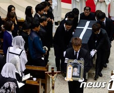 "내 품에 안아보고 싶다" 팽목항 울린 엄마의 편지