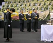 朴대통령, 대국민담화 앞서 세월호 유가족 면담·위로