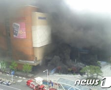 고양터미널 화재…"사망자 지하 1층 1명, 2층 5명 발견"(상보)