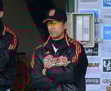 [단독]이번엔 롯데? 또 무슨 일이?.. 권두조 코치 전격 사의