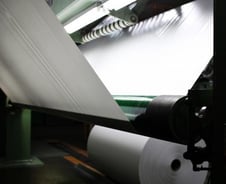 "무게는 절반, 수익은 두배"...고부가가치 만드는 종이는?