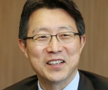 '공학도서 금융리더로'…진돗개 보전 꿈꿔