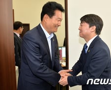 [사진][단독]안철수 공동대표 만나는 송영길 인천시장