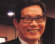 "책의 생명을 다시 구하는 운동, 책 권하는 사회로 가자"