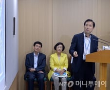 [현장클릭]서울시청 브리핑실에서 고성 오간 사연