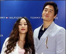 [단독]김효진, 5일 득남..유지태 아빠 됐다 "산모·아이 건강"