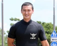 "포기한 목숨 되살리는 직업, 감사인사? 기억에 없다"