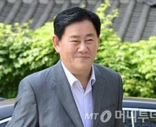 최경환, "피케티, 국제적 논란 있는 것으로 알아"