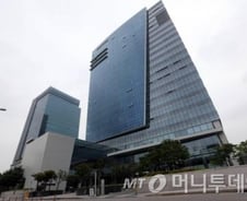 국내 3등이라고 '팬택' 없어도 될까