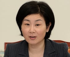 김희정 "위안부 백서 발간 최대한 앞당기겠다"