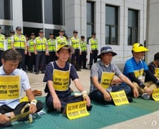 세월호 유가족 단식농성 돌입 "제대로 된 특별법 만들자"