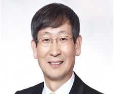 "예산 증액도 못하는 국회, 예산 권한 늘려야"