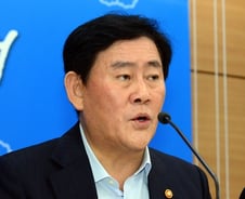 [문답] 최경환 "내년엔 예산 더 확장적 대응"