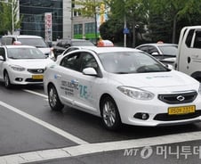 [단독] 서울에서도 연내 '전기차 택시' 달린다
