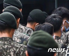 [우리가 보는 세상]윤일병과 모병제 전환