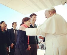 SNS로 '사랑과 기도, 평화' 전하는 프란치스코 교황