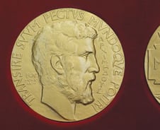 세계수학자대회 만 40세 이하에게만 주는 이 상은? 