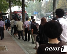 광역버스 입석금지 한달 "이럴거면 뭐하러…"