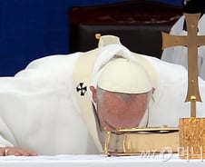 세월호 유가족, 시복식 위해 농성천막 2동만 남기기로