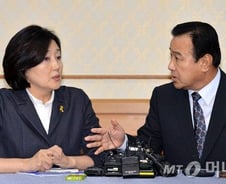 또 막힌 세월호법…與 "합의 이행" vs 野 '유가족 설득' 총력