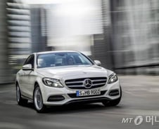 착실한 벤츠 C200, 잘생긴 CLA 250 4매틱 