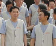 [단독]KB 템플스테이, 이건호 행장 먼저 귀가한 이유 