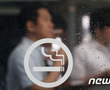 "서민증세" vs. "언제적 값이냐"..담뱃값 인상 격론