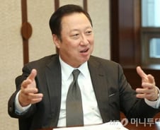 [단독]박용만 회장, 고대 깜짝 방문..2시간 외친 얘기는?