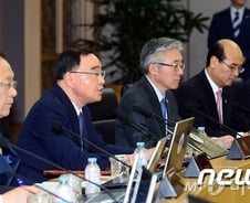 정홍원 총리 "국감 정치공세에는 적극 대응"