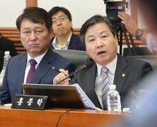 [현장중계]"한국경제 위기 또 오면 한국은행 문 닫아라"