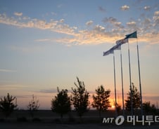 "열사에 땅, 그 곳에서 대한민국의 석유가 솟아나고 있다" 